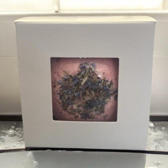 Hand Crafted Bath Bombs - Picture 4 of 6